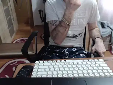 uncutguy01 online show from 03.18.25