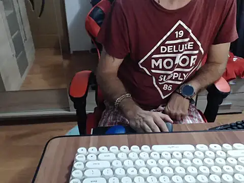uncutguy01 online show from 09.09.25