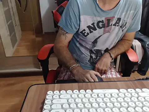 uncutguy01 online show from 09.12.25