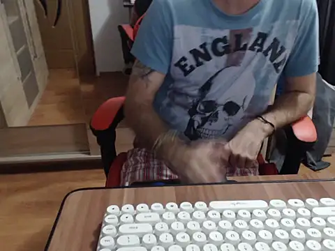 uncutguy01 online show from 09.14.25