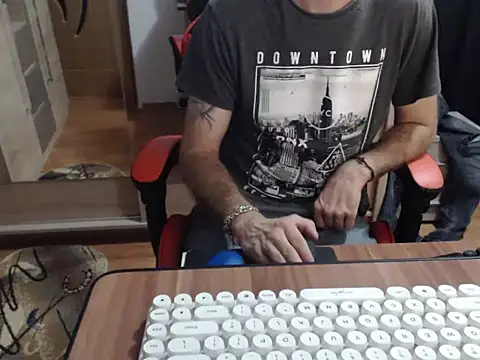 uncutguy01 online show from 09.18.25