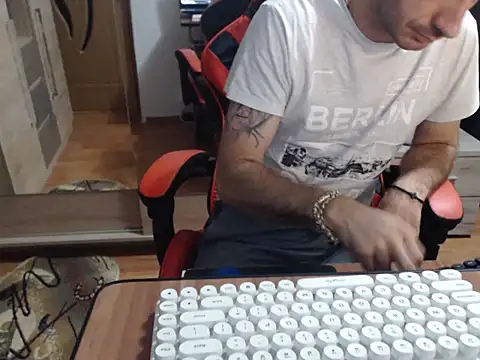 uncutguy01 online show from 09.20.25