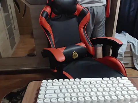 uncutguy01 online show from 09.22.25