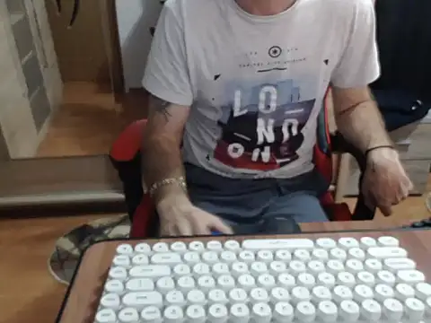 uncutguy01 online show from 09.30.25