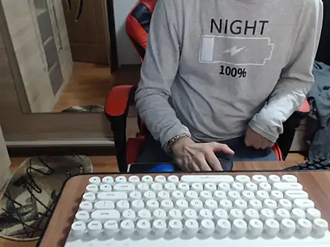 uncutguy01 online show from 10.11.25