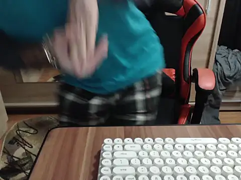 uncutguy01 online show from 10.13.25