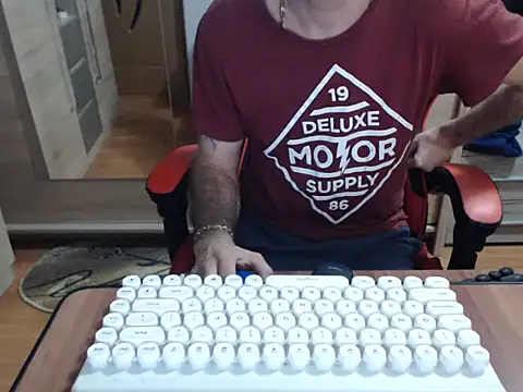 uncutguy01 online show from 10.21.25