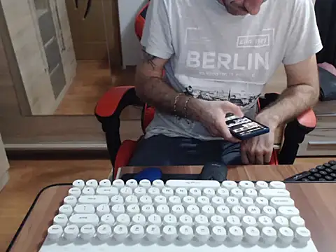 uncutguy01 online show from 10.23.25