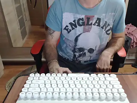 uncutguy01 online show from 10.24.25