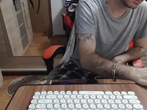 uncutguy01 online show from 10.31.25