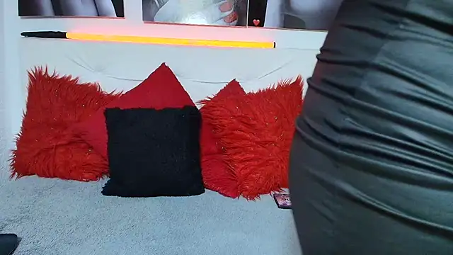 LinaBrowm online show from 03.04.26