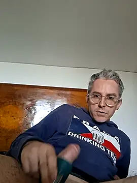 Snapshot of dedalus84 chatting on 04.16.26 dedalus84 online show from 04.16.26