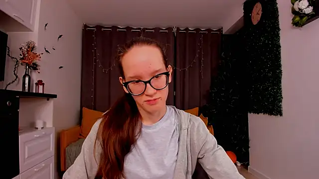 Snapshot of BettyBrowni chatting on 01.16.25 BettyBrowni online show from 01.16.25