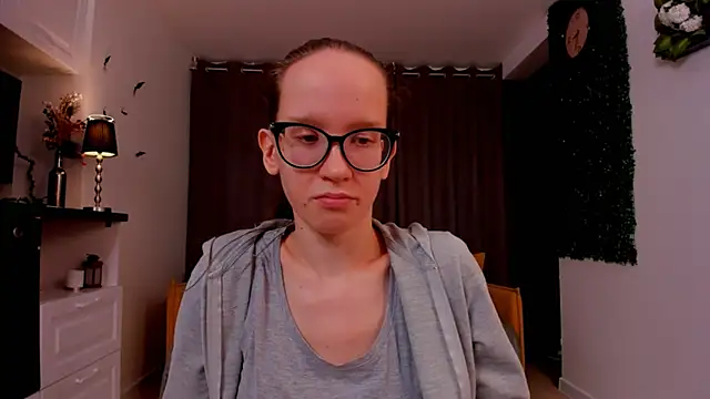 Snapshot of BettyBrowni chatting on 02.28.25 BettyBrowni online show from 02.28.25