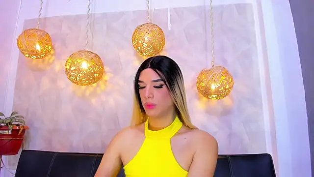 Snapshot of victoria_aleia_ chatting on 12.14.24 victoria aleia online show from 12.14.24