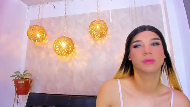 Snapshot of victoria_aleia_ chatting on 12.21.24 victoria aleia online show from 12.21.24
