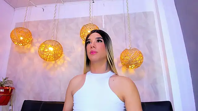 Snapshot of victoria_aleia_ chatting on 12.28.24 victoria aleia online show from 12.28.24