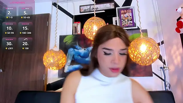 victoria aleia  online show from 10.13.25