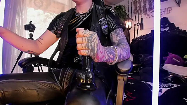 Snapshot of allanhurtss chatting on 12.06.24 allanhurtss online show from 12.06.24