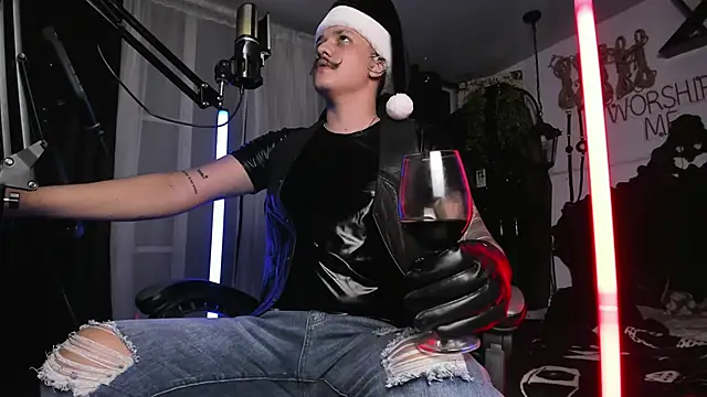 Snapshot of allanhurtss chatting on 12.25.24 allanhurtss online show from 12.25.24