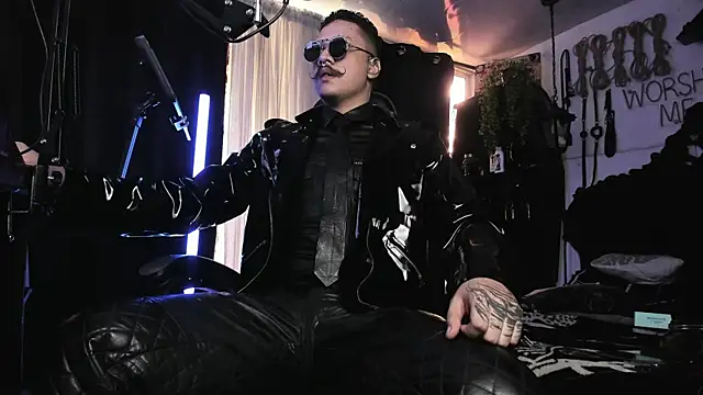 Snapshot of allanhurtss chatting on 02.17.25 allanhurtss online show from 02.17.25