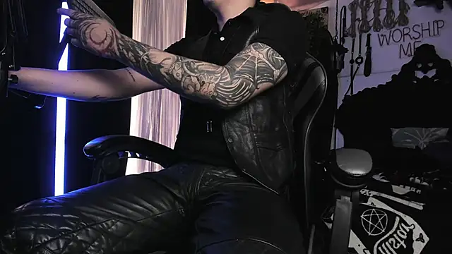 Snapshot of allanhurtss chatting on 02.19.25 allanhurtss online show from 02.19.25