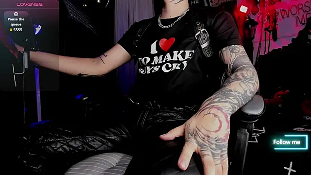 Snapshot of allanhurtss chatting on 10.05.25 allanhurtss online show from 10.05.25