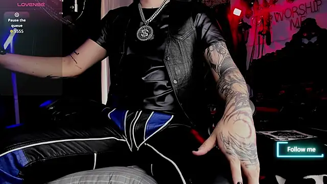 Snapshot of allanhurtss chatting on 10.05.25 allanhurtss online show from 10.05.25