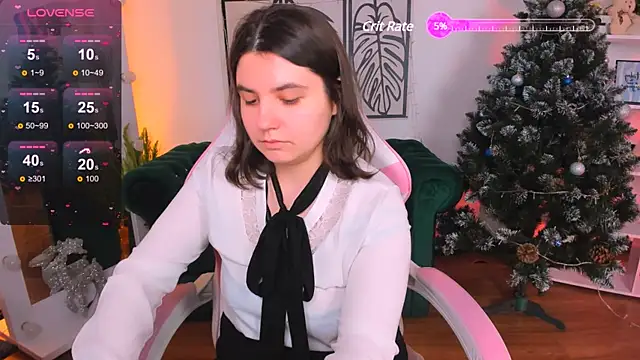 Viola  Shy online show from 01.06.25