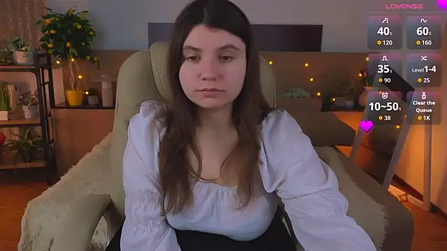 Snapshot of Viola__Shy chatting on 05.17.26 Viola Shy online show from 05.17.26