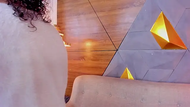 sarah banks1 online show from 01.06.25