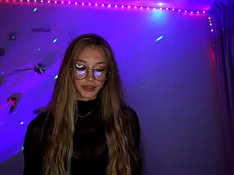 Snapshot of BARBIE_22888 chatting on 09.21.25 BARBIE 22888 online show from 09.21.25