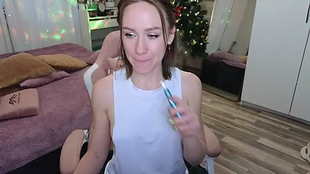 Snapshot of VeronicaRoss chatting on 12.26.24 VeronicaRoss online show from 12.26.24