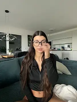 Wildberry  online show from 10.30.25