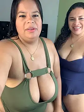 Snapshot of twocurvylatins chatting on 06.20.26 twocurvylatins online show from 06.20.26