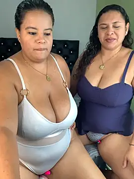 Snapshot of twocurvylatins chatting on 07.06.26 twocurvylatins online show from 07.06.26