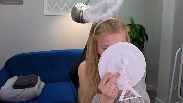 Sarra Cooper online show from 12.03.24