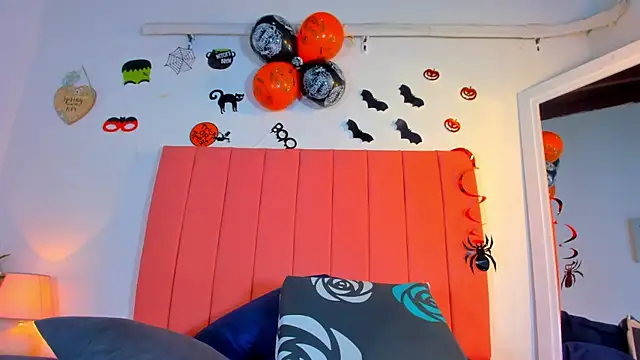 valen rose0 online show from 10.29.25