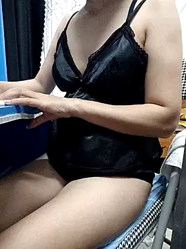 Haralushiaaa online show from 10.21.25