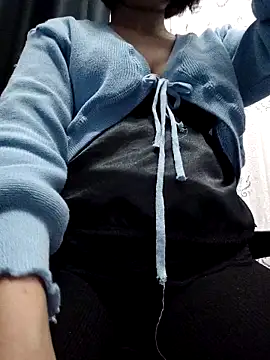 Haralushiaaa online show from 12.18.25