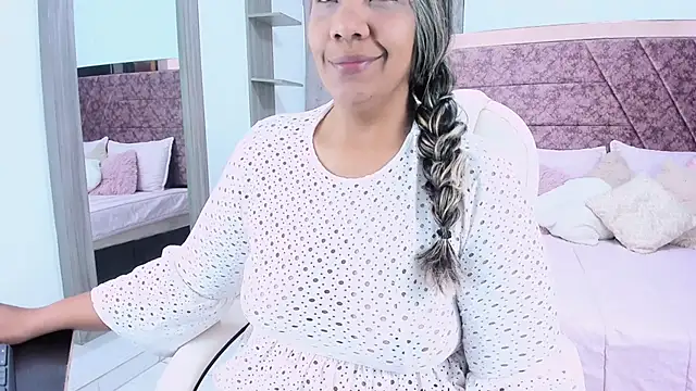  Lakshmi hotx online show from 01.30.25
