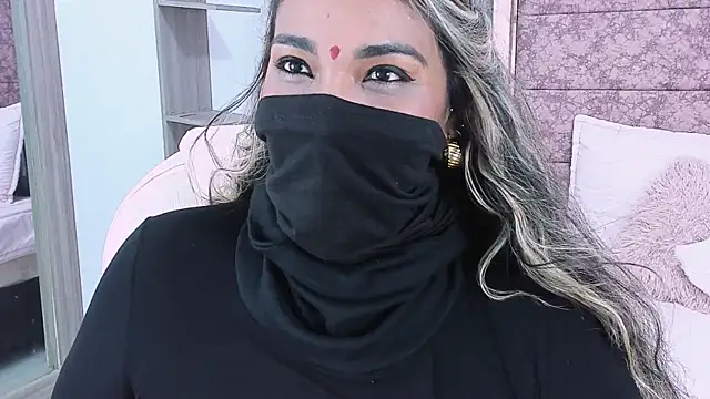  Lakshmi hotx online show from 01.30.25