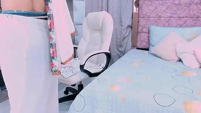  Lakshmi hotx online show from 02.17.25