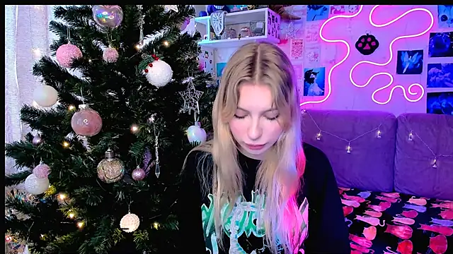 Maria Hunt online show from 12.24.24