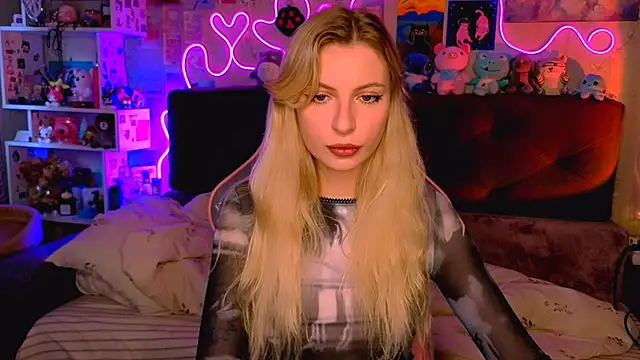 Maria Hunt online show from 10.07.25