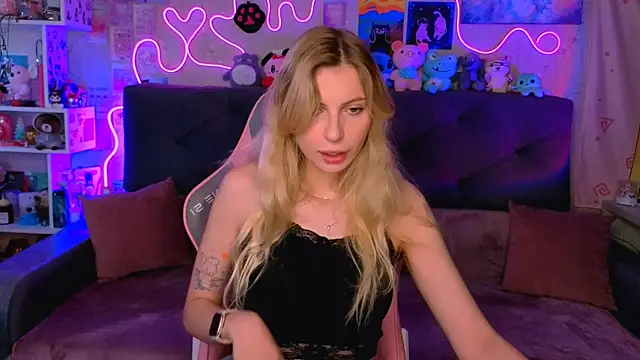 Maria Hunt online show from 10.25.25