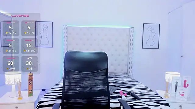 Coco Balenciaga  online show from 02.13.25