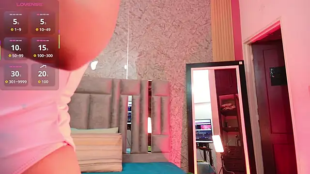 littleebluee online show from 11.16.25