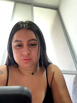 Pretty Isadora online show from 09.20.25