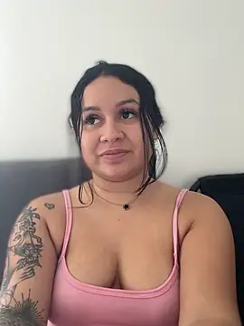 Pretty Isadora online show from 02.19.26